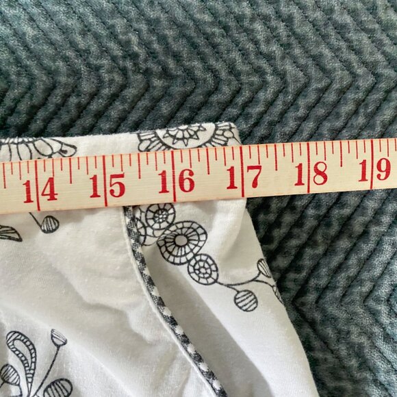 Aria - Lovely Vintage Lacey Sleeveless PJ Top & Cropped Pants Set - Picture 11 of 13